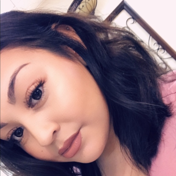 Profile Picture of Sonia Olveda (@soniaolveda) on Poshmark