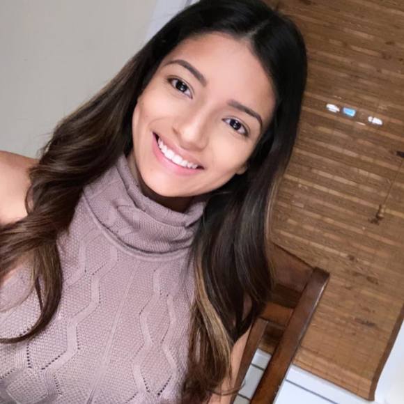 Profile Picture of Bianca Palacios (@bpalaciosx33) on Poshmark