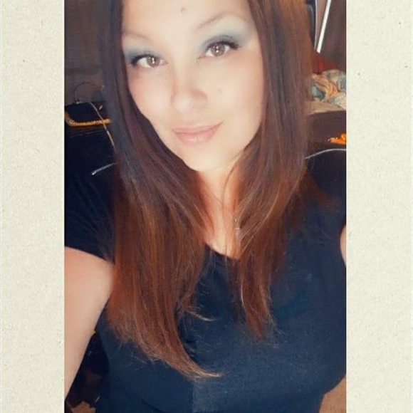 Profile Picture of Tracie Van thuyne (@tyla1003) on Poshmark