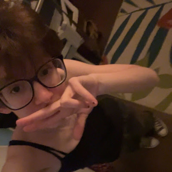 Profile Picture of Maria Corsones (@xplanetmarsx) on Poshmark