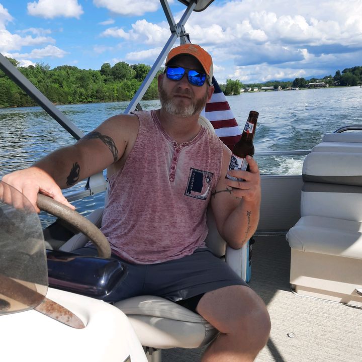 Profile Picture of matt thacker (@user78582922141577) on Tiktok