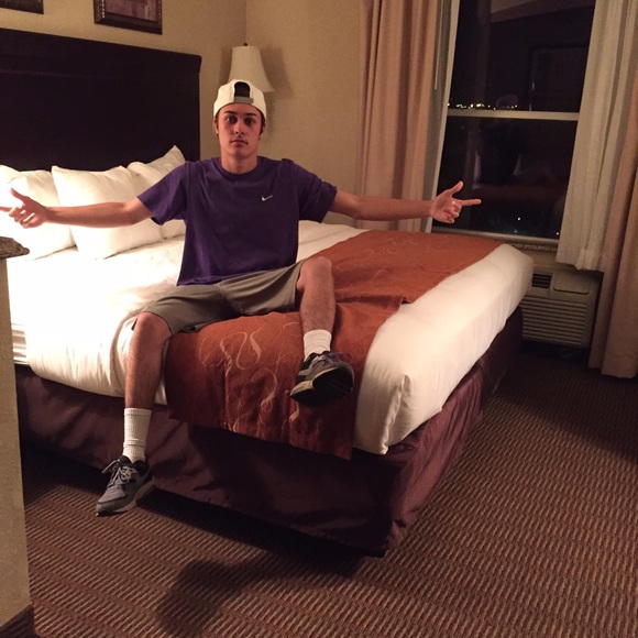 Profile Picture of Nicholas Burrow (@breezynicholasb) on Poshmark