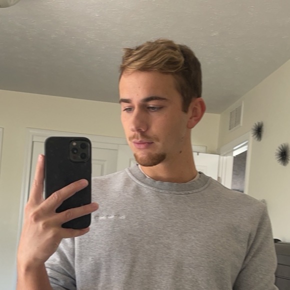 Profile Picture of James Byron (@jbbyron200) on Poshmark
