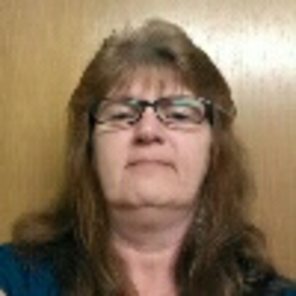 Profile Picture of Karen Lloyd (@turtlelady76) on Poshmark