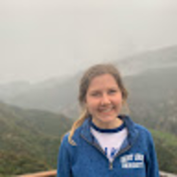 Profile Picture of Maura Engelhorn (@mengelhorn16) on Poshmark