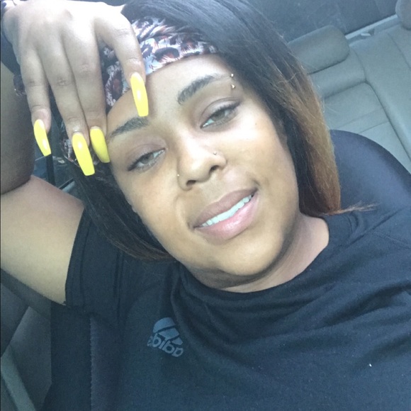 Profile Picture of Octavia Williams (@shawtyred02) on Poshmark