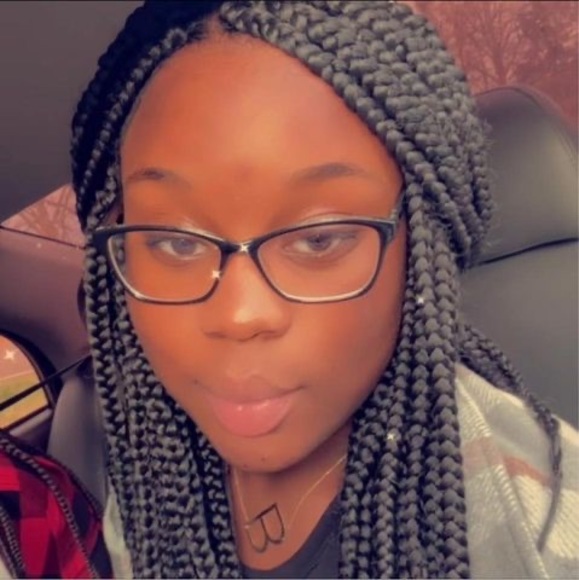 Bailee Battiste - Poshmark Profile Picture of Bailee Battiste (@baileebattiste) on Poshmark