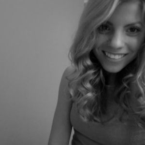 Profile Picture of Sara Hall (@pinkshopper93) on Myspace