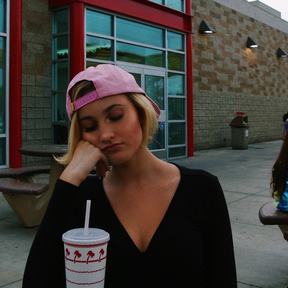 Profile Picture of Catherine Whelan (@catherinewhelan) on Poshmark