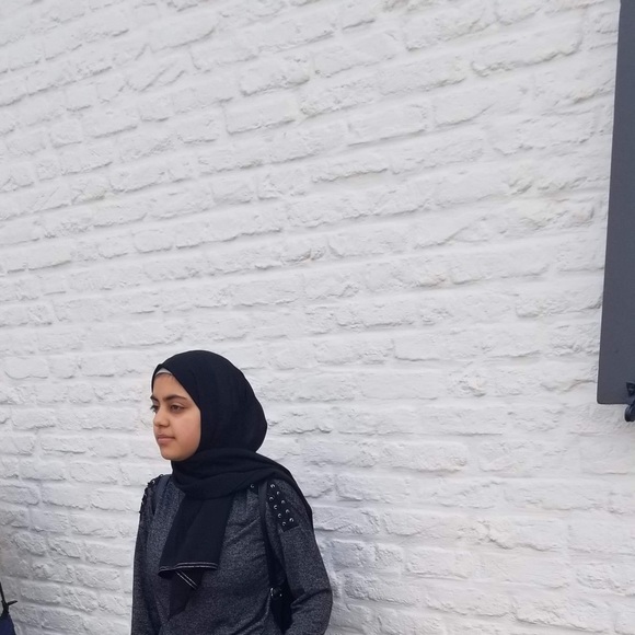Profile Picture of Batoul Abouelela (@batoulabouelela) on Poshmark