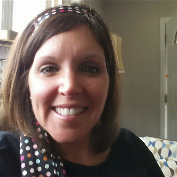 Profile Picture of Donna Benvenuti (@donnabenvenuti) on Poshmark