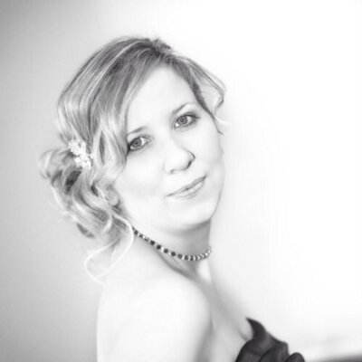 Profile Picture of Julie Anne Davey (@Julieanne417) on Twitter