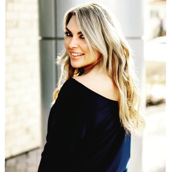 Profile Picture of Marianne Arnaudon (@marnaudon) on Poshmark