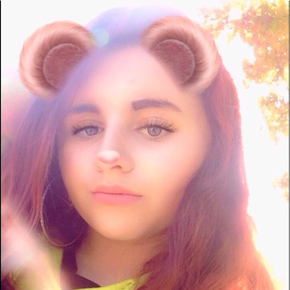 Profile Picture of Satine Reznick (@satine67) on Poshmark