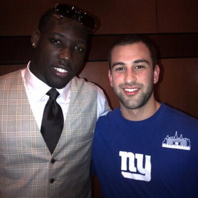Profile Picture of Joe Pavone (@JoeyPavOne) on Twitter
