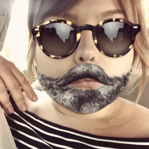 Profile Picture of Vetta Mendrin (@vettamoe2) on Poshmark