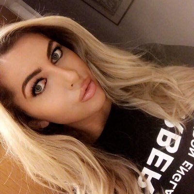 Profile Picture of Kate Malone (@KateMalonex) on Twitter