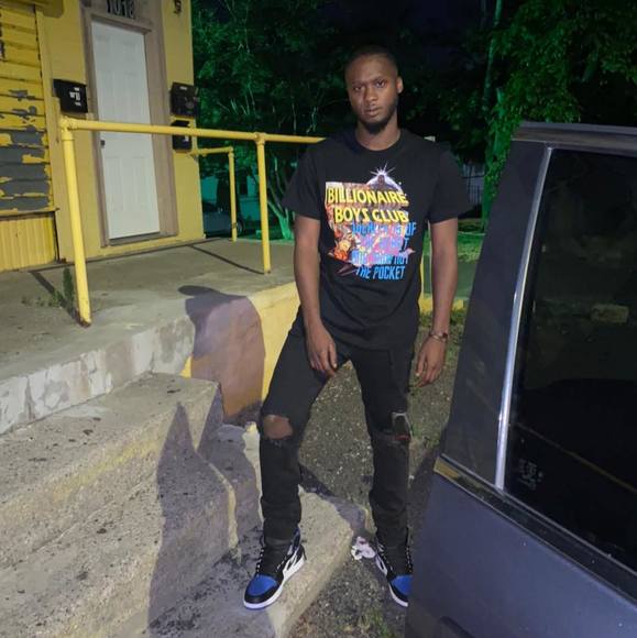 Profile Picture of Xavier Bennett (@xavierbennett) on Poshmark