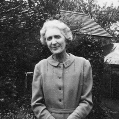 Profile Picture of Elizabeth Goudge (@ElizabethGoudge) on Twitter