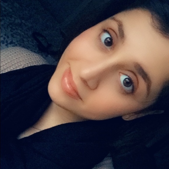 Lima Shadan - Poshmark Profile Picture of Lima Shadan (@lima_shadan) on Poshmark