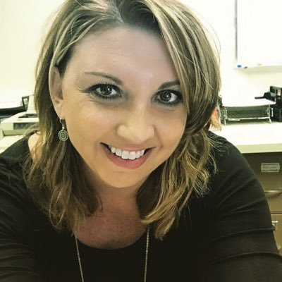 Profile Picture of Andrea McCabe (@MccabeAndrea) on Twitter