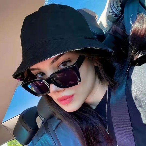 Profile Picture of Fahd Larreon (@fahdlarreon) on Poshmark