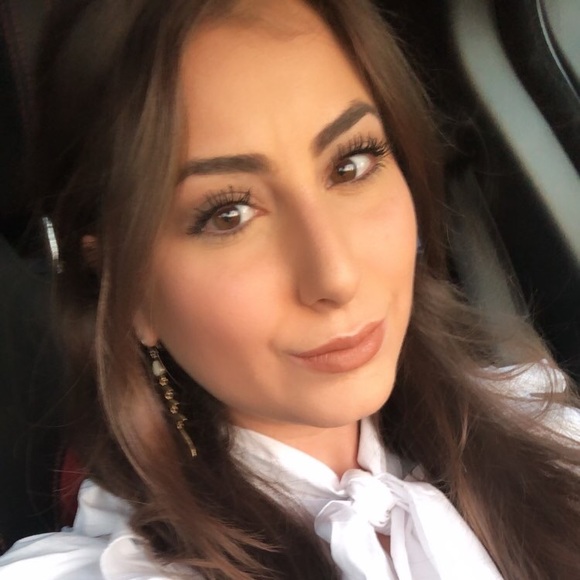 Profile Picture of Preni Ghazary (@prenighazary) on Poshmark