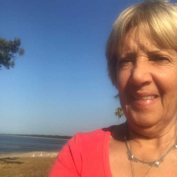 Profile Picture of Teresita Mazzulla (@tmazzul) on Poshmark