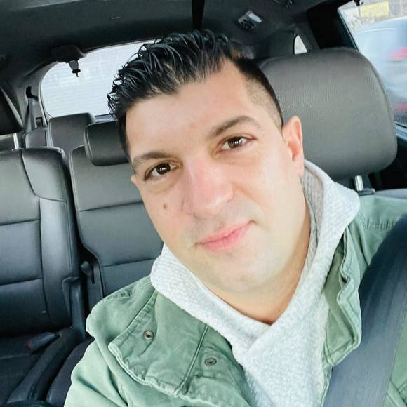 Profile Picture of Jason Belleville (@belleman) on Poshmark