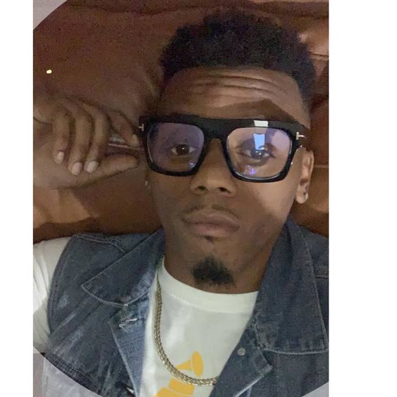 Profile Picture of Jonathan Mabone (@jmabone) on Poshmark