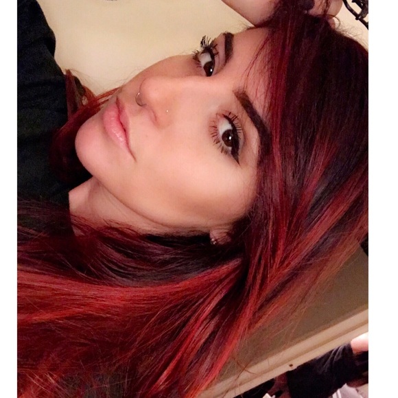 Profile Picture of Shelby Petruzzo (@shelbypetruzzo) on Poshmark