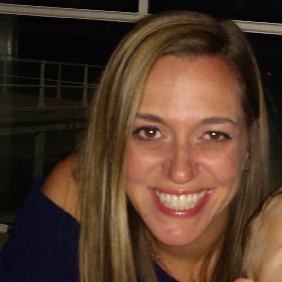 Profile Picture of Michelle Testa (@mtesta15) on Poshmark