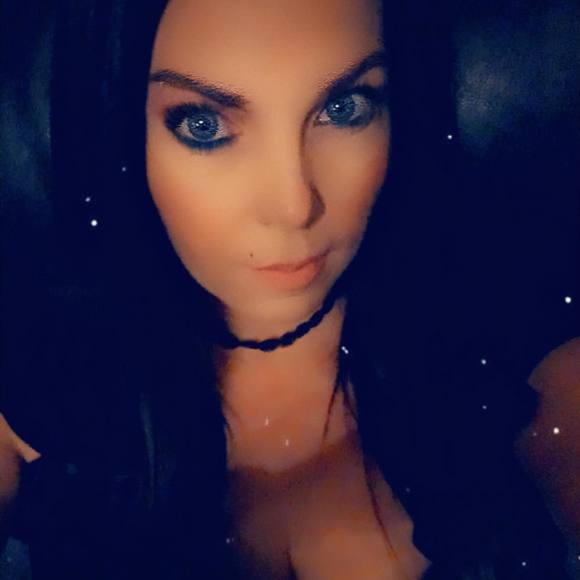 Kaitey Gates - Poshmark Profile Picture of Kaitey Gates (@kaiteygates) on Poshmark