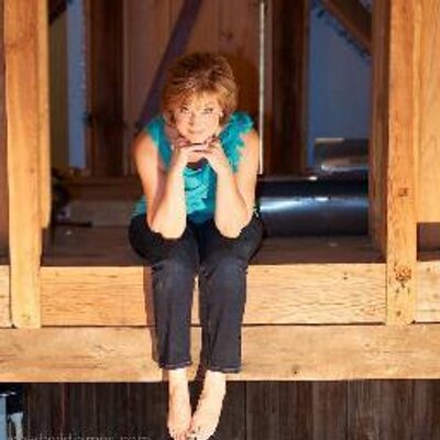 Profile Picture of Sharon Hanby-Robie (@HanbyRobie) on Twitter