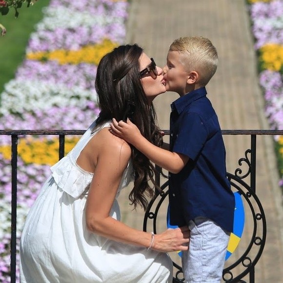 Profile Picture of Jennifer Pitter (@jenniferpitter) on Poshmark