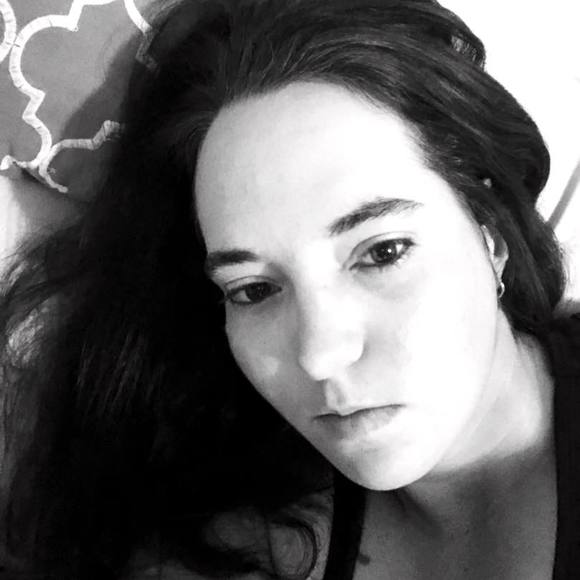 Profile Picture of Krystal Andreoni (@krystalandreoni) on Poshmark