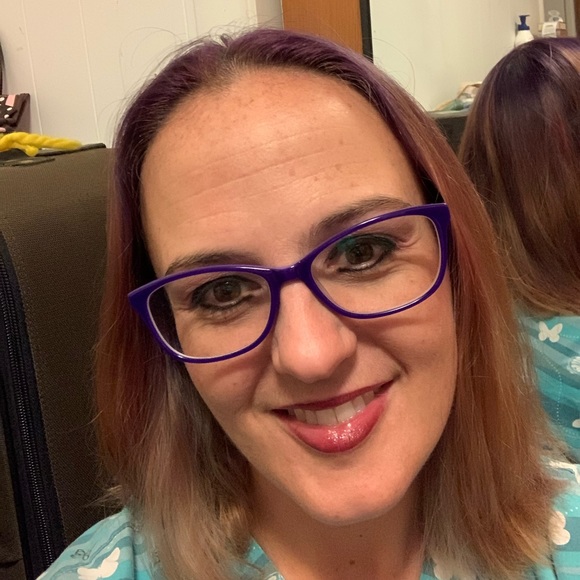 Profile Picture of Misti Colgin (@misticolgin) on Poshmark