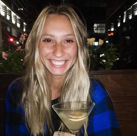 Profile Picture of Natasha Tsinonis (@nmtsinonis) on Poshmark