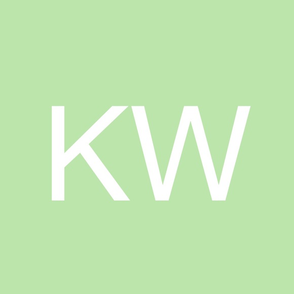 Profile Picture of Kathe Weintraub (@katrhys) on Poshmark