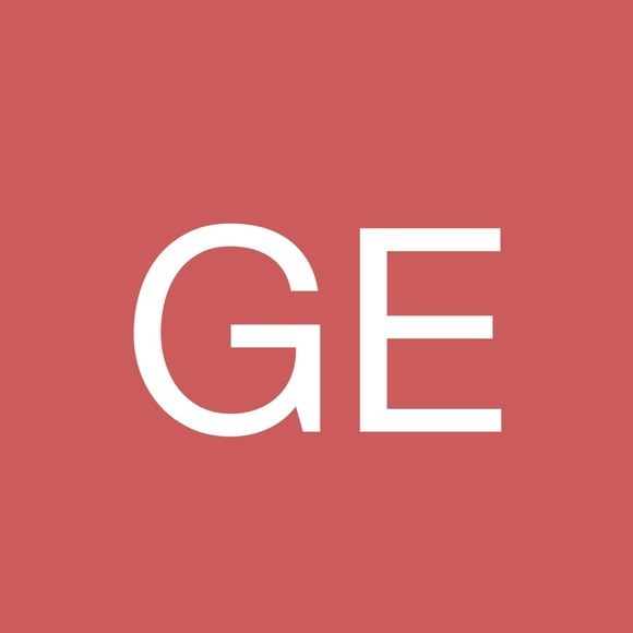 Profile Picture of Gretchen Edwards (@edwardsgc) on Poshmark