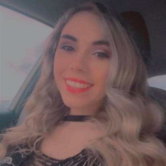 Profile Picture of Kalei Shubert (@kalei1220) on Poshmark