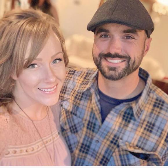 Profile Picture of Mandi Hanifan (@mandiandgrant) on Poshmark