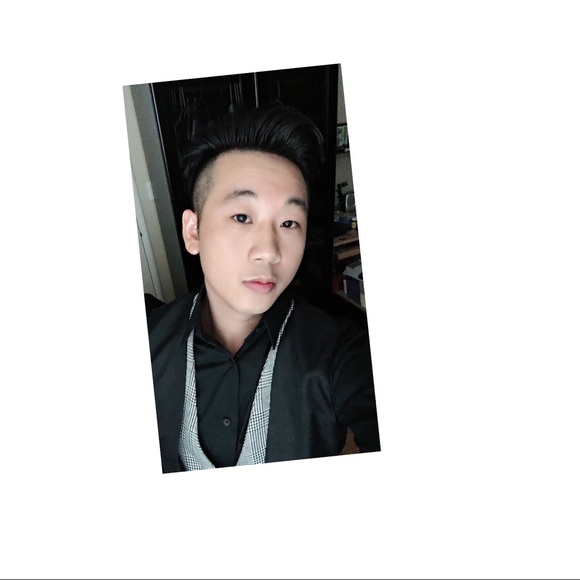 Profile Picture of Jun Li (@kobenavy) on Poshmark