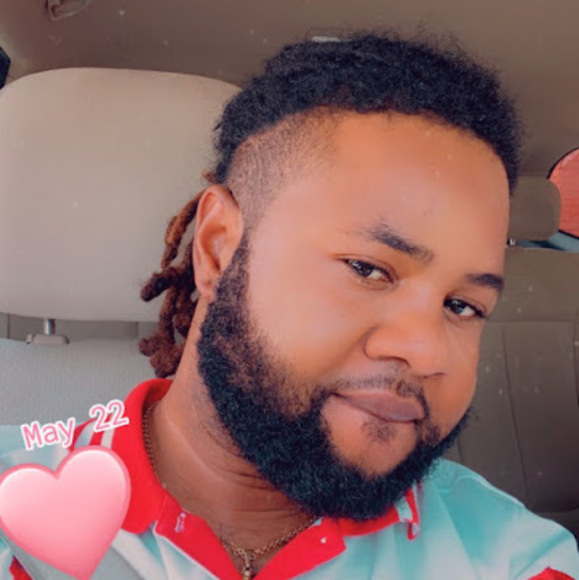 Profile Picture of David Tengbeh (@davidtengbeh) on Poshmark