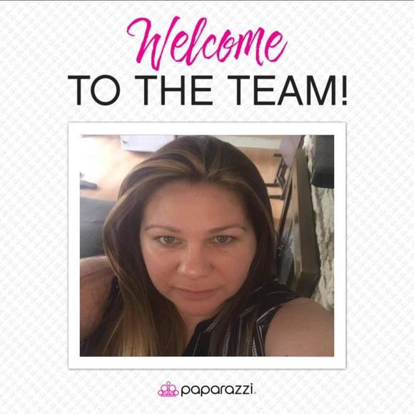 Profile Picture of Theresa Oreilly jones (@theresaoreil480) on Poshmark