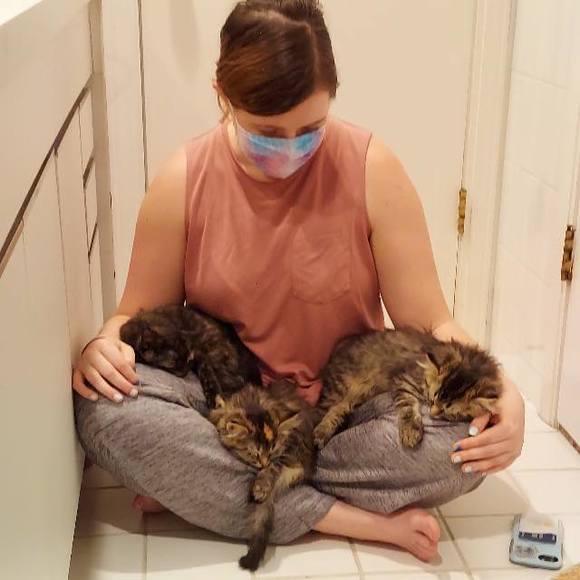 Profile Picture of Laura Tatgenhorst (@lauratatg) on Poshmark