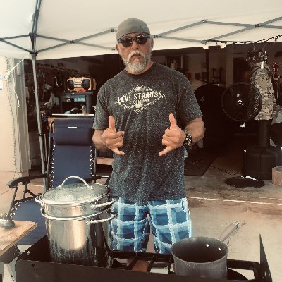 Profile Picture of Papa12 (@JohnForges) on Twitter