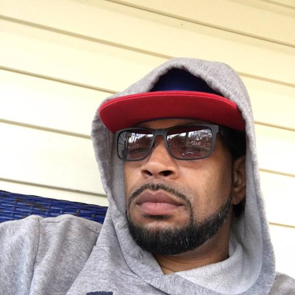 Profile Picture of Toney Toney (@toneytoney414) on Poshmark