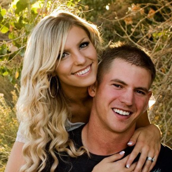 Profile Picture of Micaylee Noreen (@micayleenoreen) on Poshmark