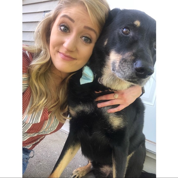Profile Picture of Laura Pendleton (@pendla93) on Poshmark